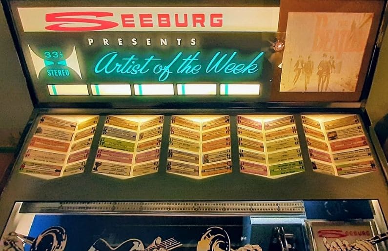 Ristorante Risoelatte Milano - il jukebox all'ingresso - Siteinspection.it